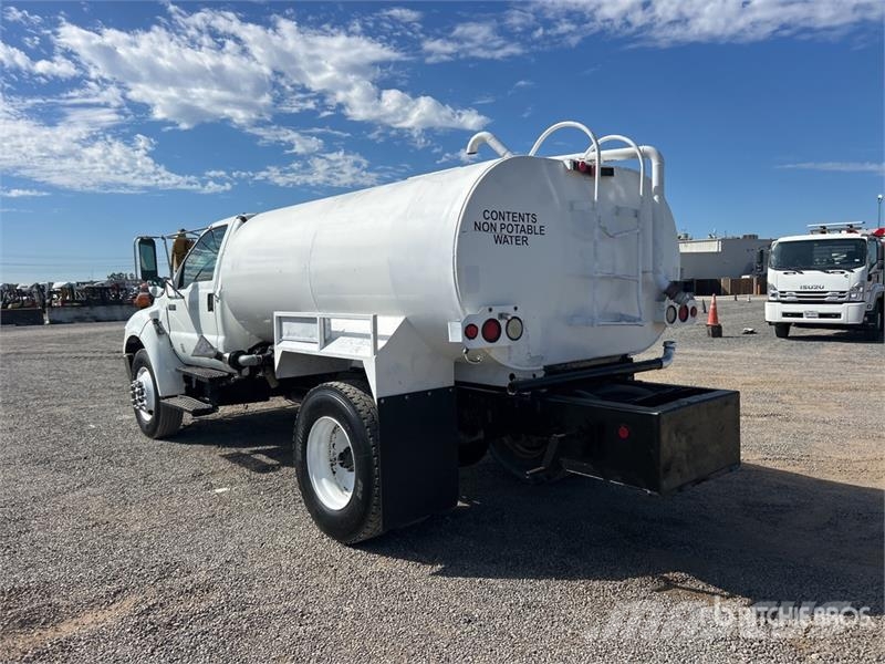Ford F-650 XL 2000 gal 4x2 Water Truck Vandens sunkvežimiai