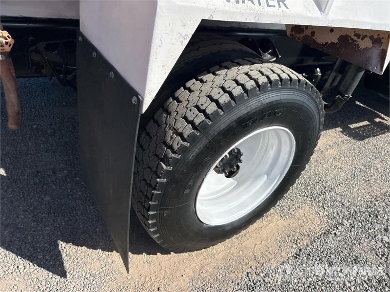 Ford F-650 XL 2000 gal 4x2 Water Truck Vandens sunkvežimiai
