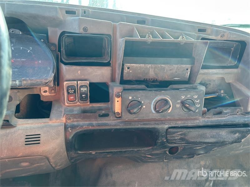 Ford F-650 XL 2000 gal 4x2 Water Truck 급수차