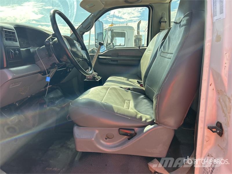 Ford F-650 XL 2000 gal 4x2 Water Truck Vandens sunkvežimiai