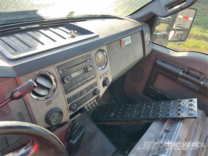 Ford F-650 XLT 4x2 Van Truck Camion Fourgon