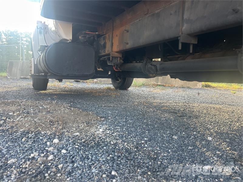 Ford F-650 XLT 4x2 Van Truck Camion Fourgon