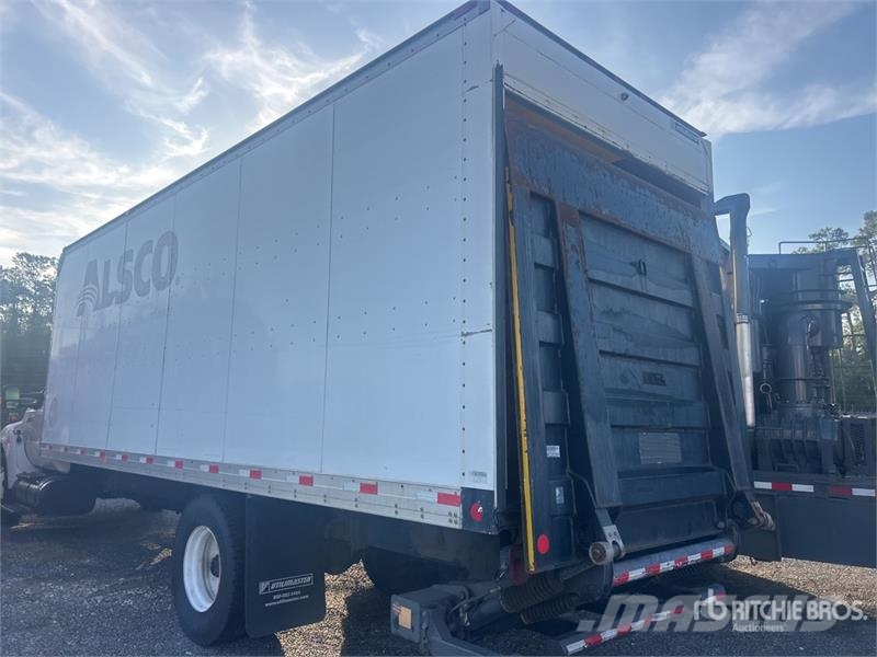 Ford F-650 XLT 4x2 Van Truck Camion Fourgon