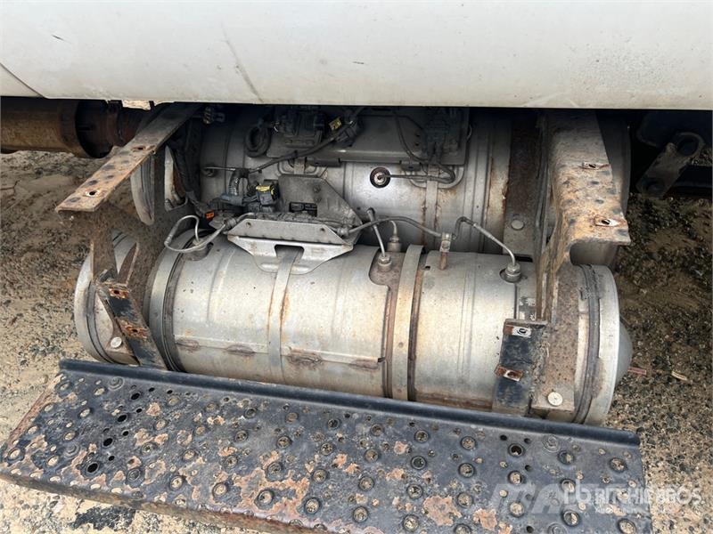 Ford F-650 XLT 4x2 Van Truck Furgons