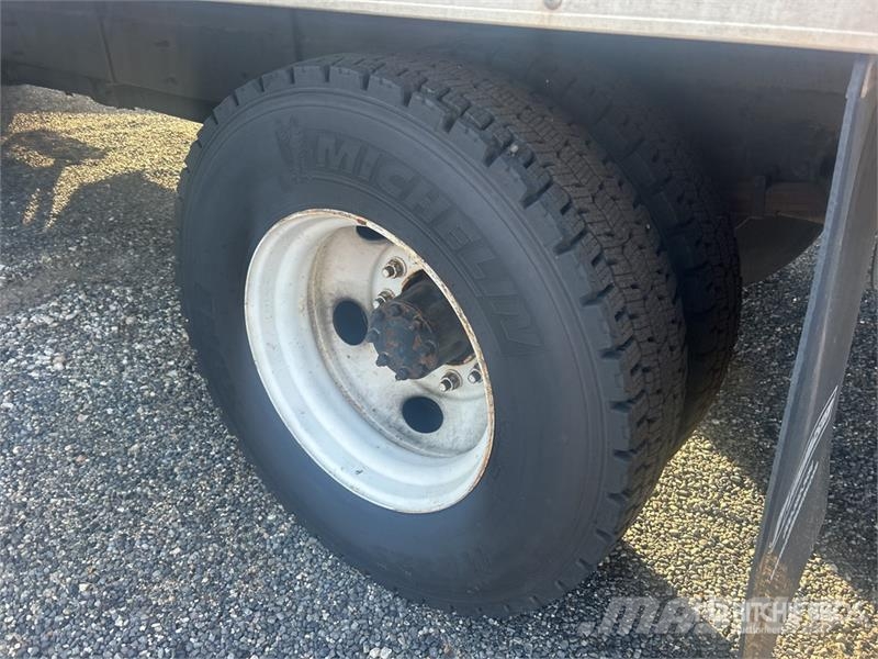 Ford F-650 XLT 4x2 Van Truck Camion Fourgon