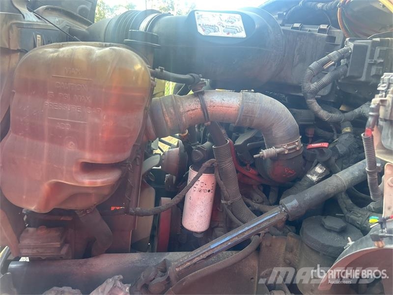 Ford F-650 XLT 4x2 Van Truck Camion Fourgon