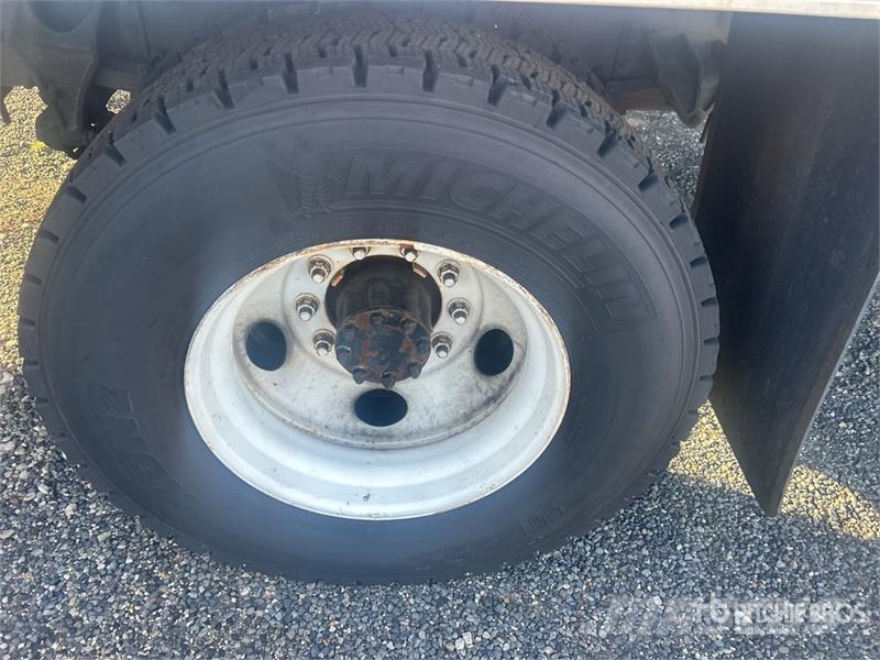 Ford F-650 XLT 4x2 Van Truck Camion Fourgon