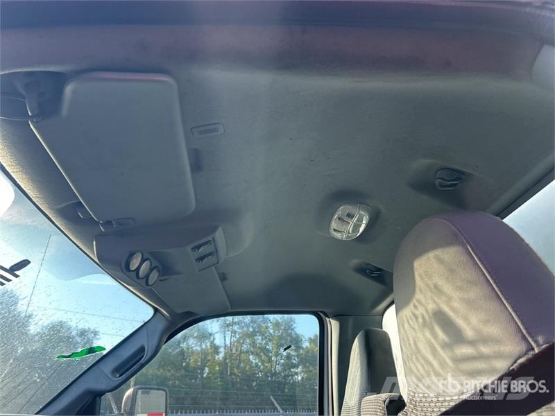 Ford F-650 XLT 4x2 Van Truck Camion Fourgon