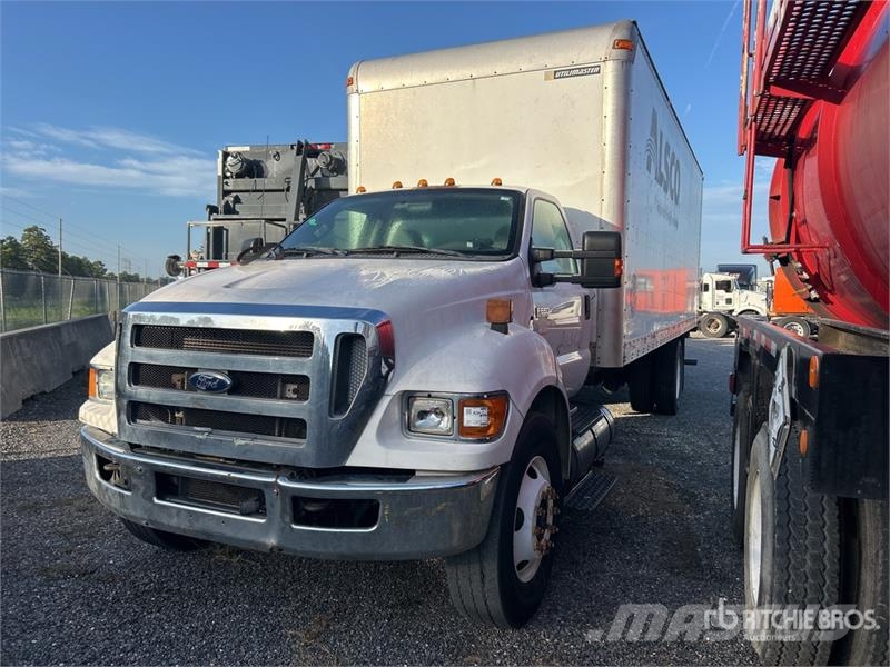 Ford F-650 XLT 4x2 Van Truck Camion Fourgon