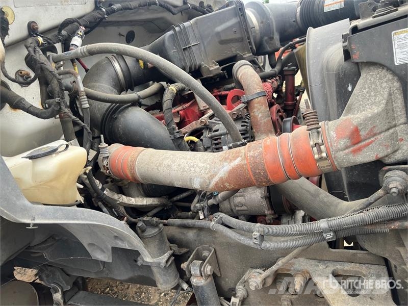 Ford F-650 XLT 4x2 Van Truck Furgons