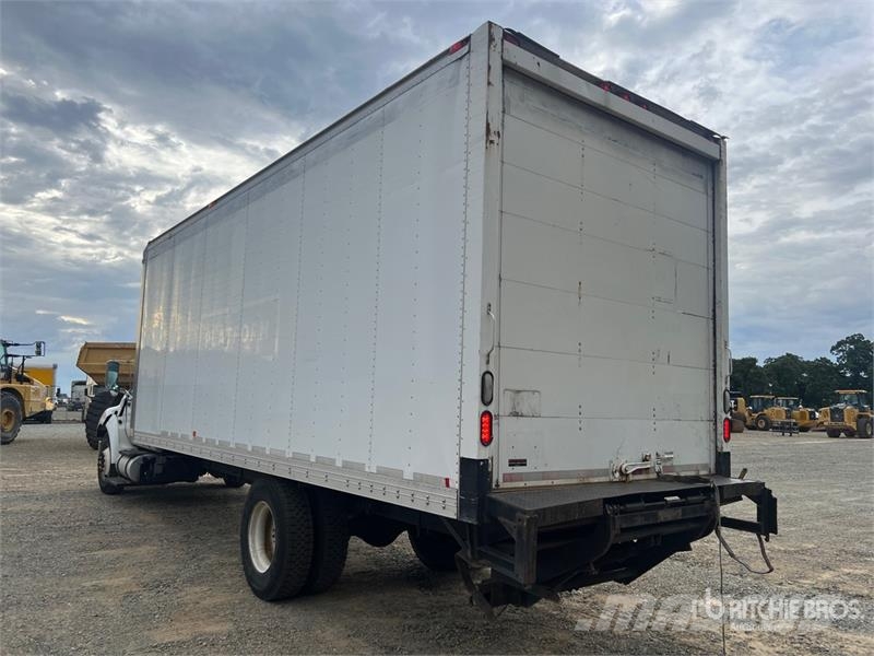 Ford F-650 XLT 4x2 Van Truck Furgons