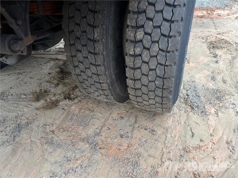 Ford F-650 XLT 4x2 Van Truck Furgons