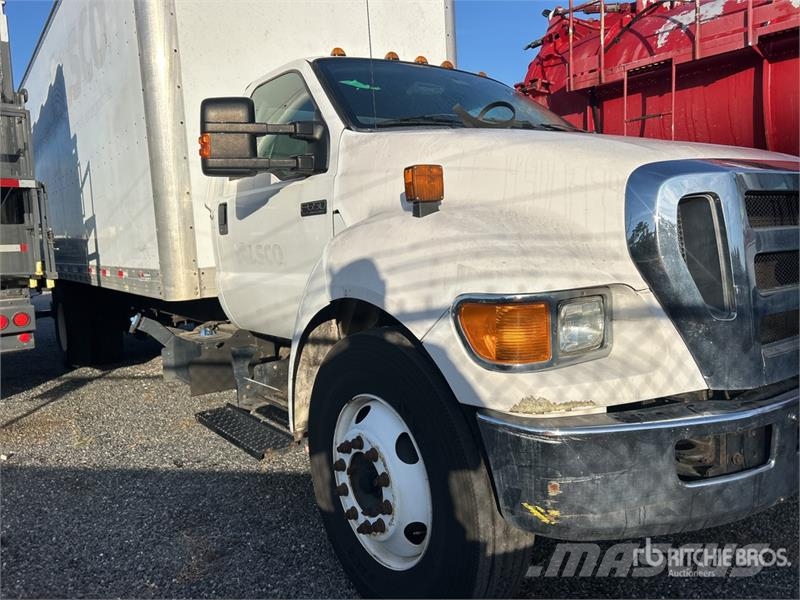 Ford F-650 XLT 4x2 Van Truck Camion Fourgon