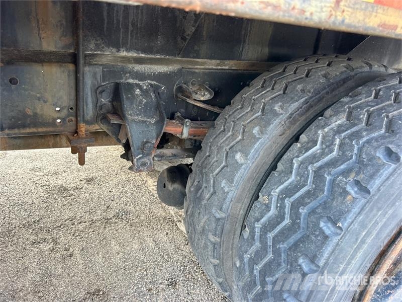Ford F-700 4x2 Attenuator Truck Munitsipaalsõidukid