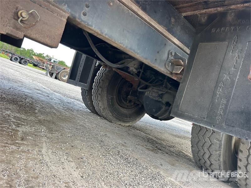 Ford F-700 4x2 Attenuator Truck Munitsipaalsõidukid
