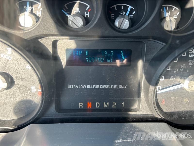 Ford F-750 Kravas automašinas konteineru vedeji