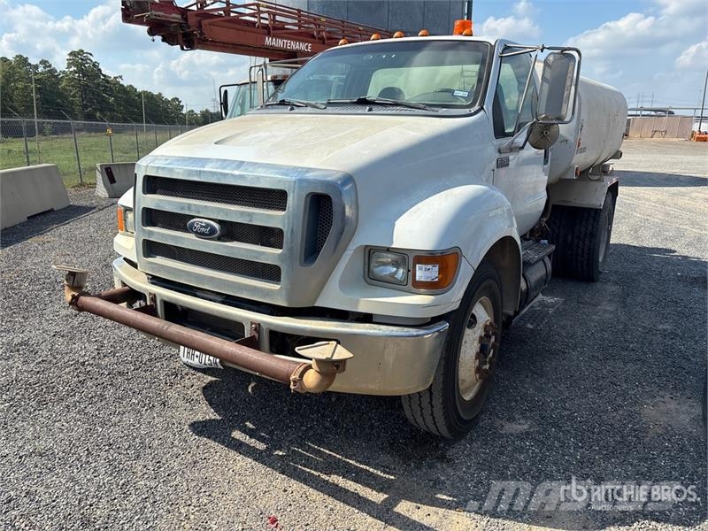 Ford F-750 Camiones cisterna