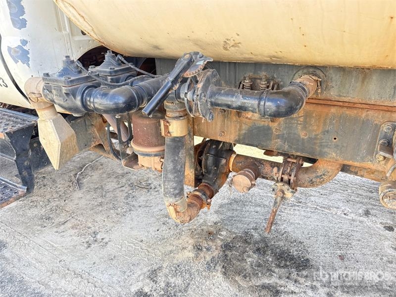Ford F-750 Tovornjaki za vodo