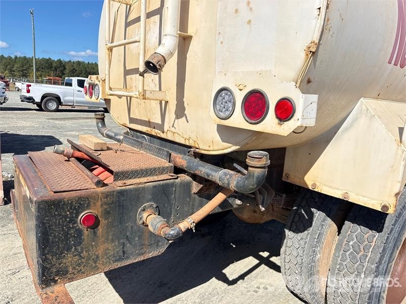 Ford F-750 Tovornjaki za vodo