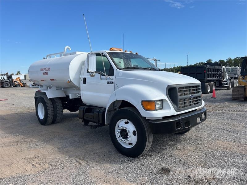 Ford F-750 Vandens sunkvežimiai