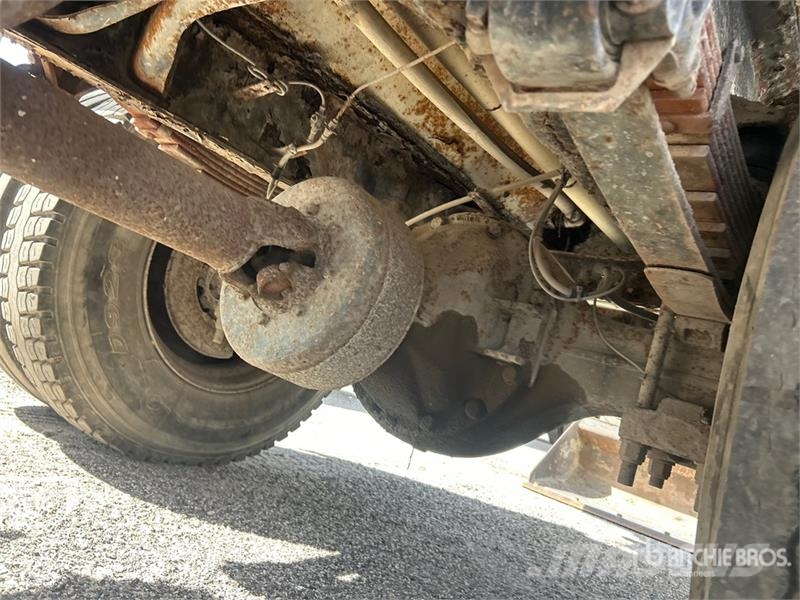 Ford F-750 Auto-tanques