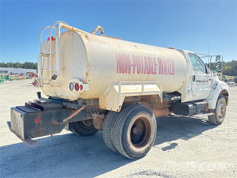 Ford F-750 Tovornjaki za vodo