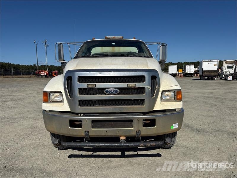 Ford F-750 Tovornjaki za vodo