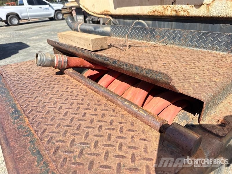 Ford F-750 Tovornjaki za vodo