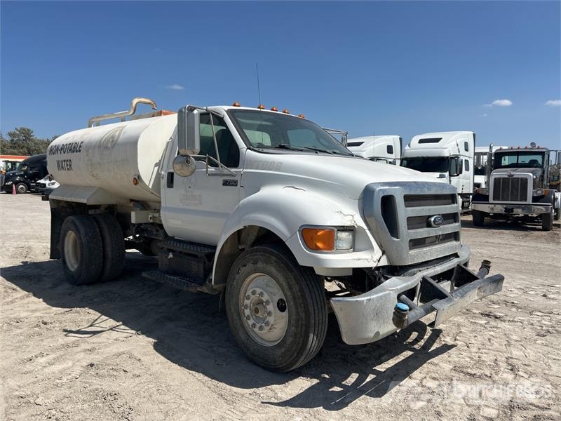 Ford F-750 Ūdens mašīnas