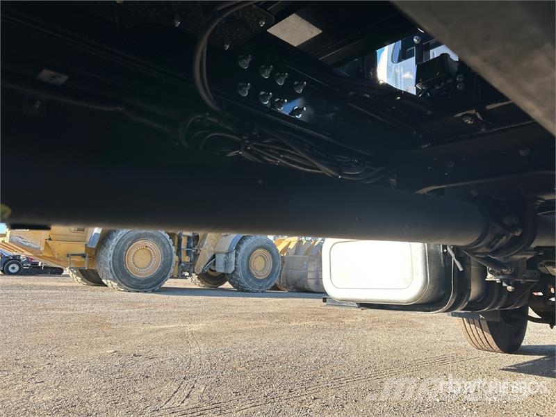Ford F-750 Kravas automašinas konteineru vedeji