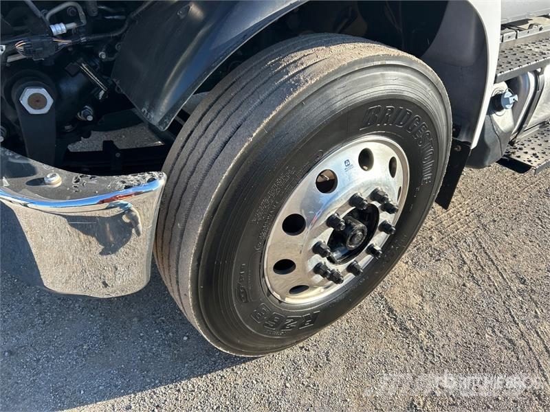 Ford F-750 Kravas automašinas konteineru vedeji
