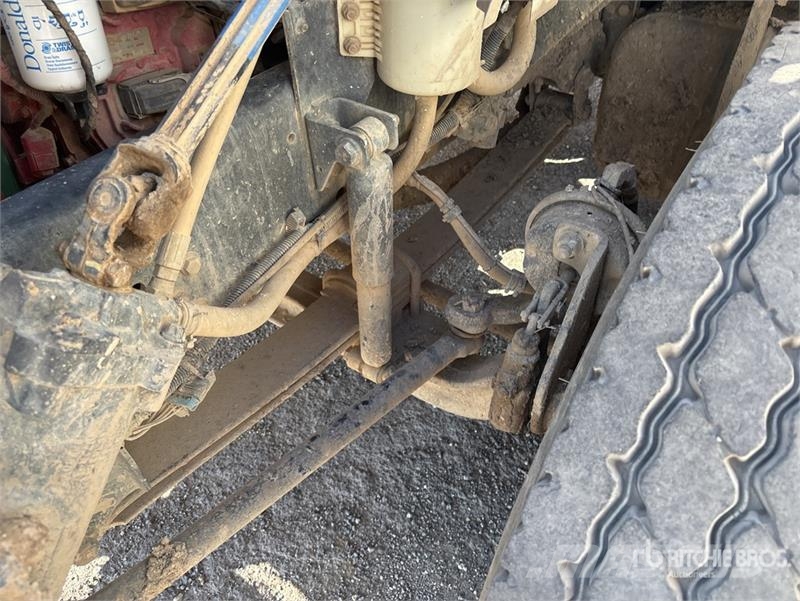 Ford F-750 صهاريج مياه