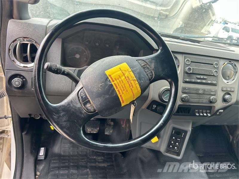 Ford F-750 Kabine i unutrašnjost