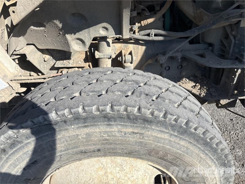 Ford F-750 صهاريج مياه