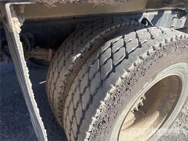 Ford F-750 صهاريج مياه