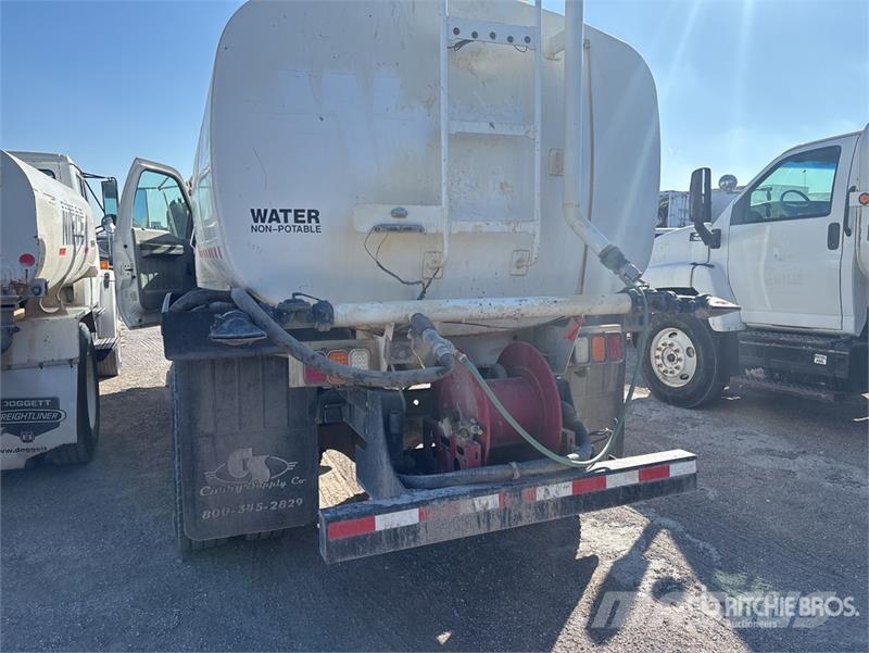 Ford F-750 صهاريج مياه