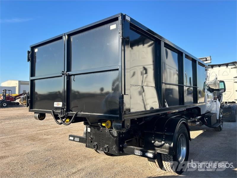 Ford F-750 Kravas automašinas konteineru vedeji