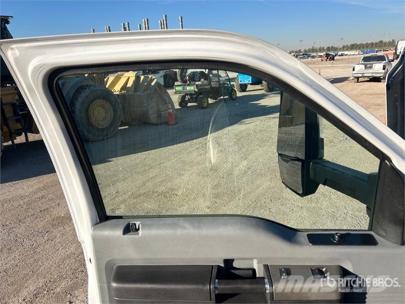 Ford F-750 Kravas automašinas konteineru vedeji