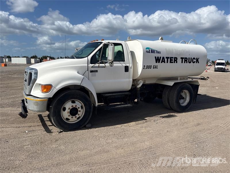 Ford F-750 Camiones cisterna