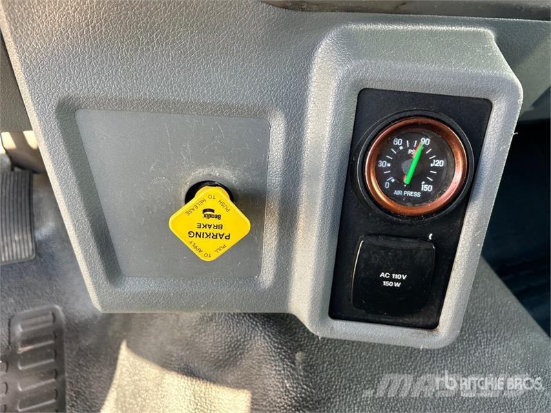Ford F-750 Kravas automašinas konteineru vedeji