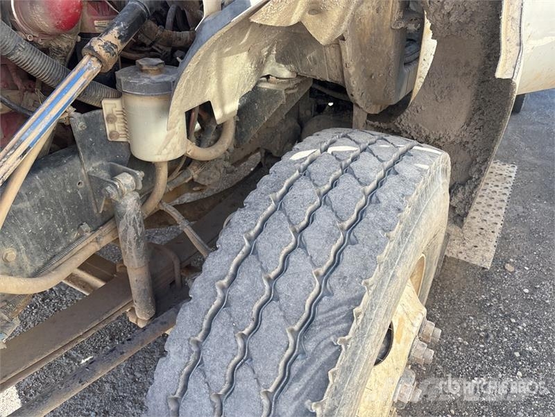 Ford F-750 صهاريج مياه