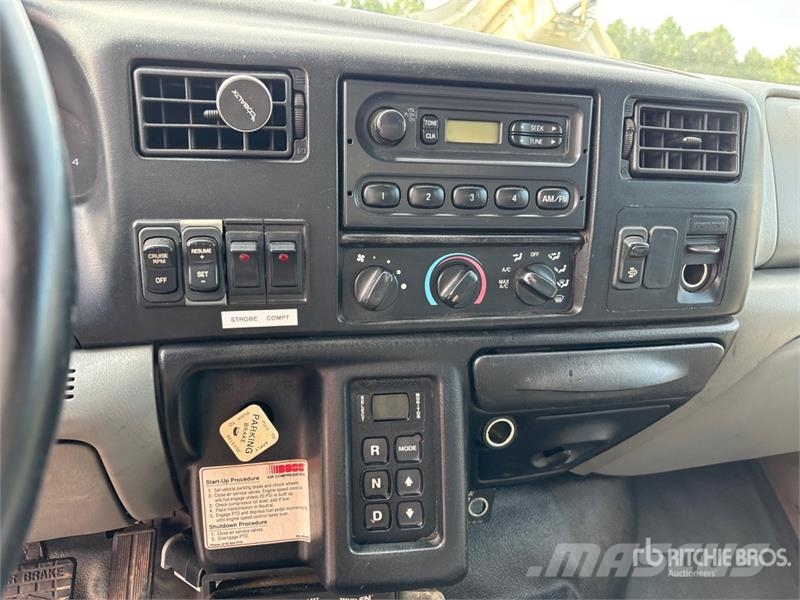 Ford F-750 Pick up/Fiancata ribaltabile