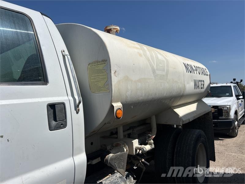 Ford F-750 Ūdens mašīnas