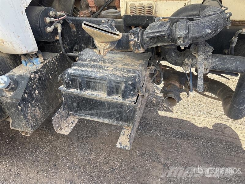 Ford F-750 صهاريج مياه
