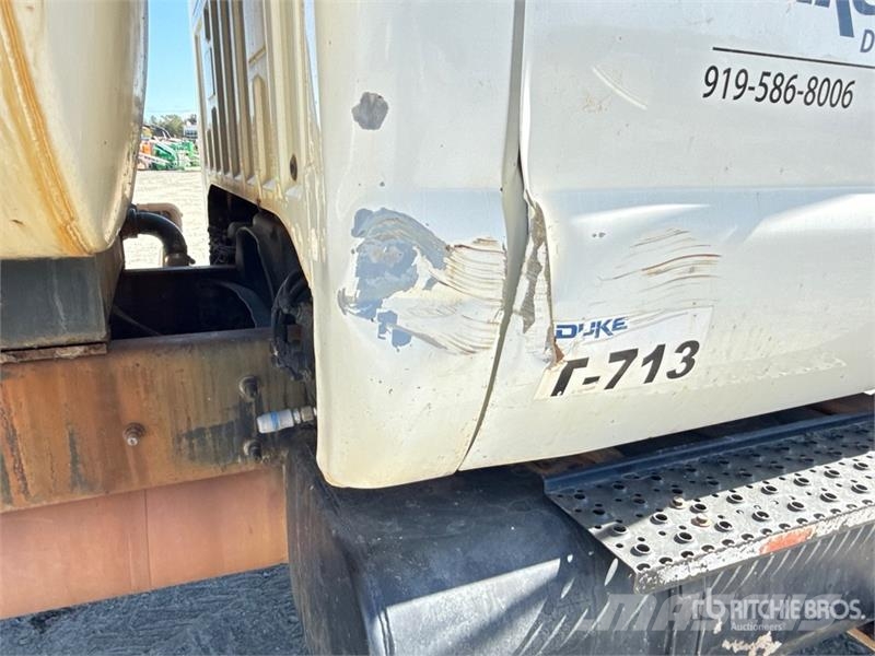 Ford F-750 Tovornjaki za vodo