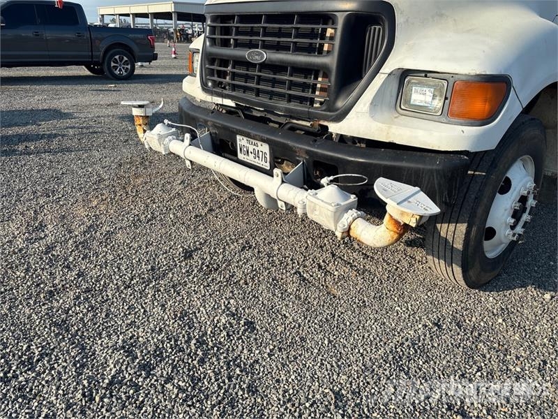 Ford F-750 Wassertanker