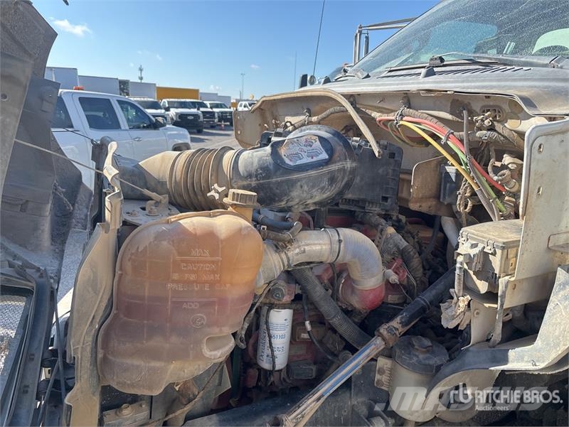 Ford F-750 صهاريج مياه