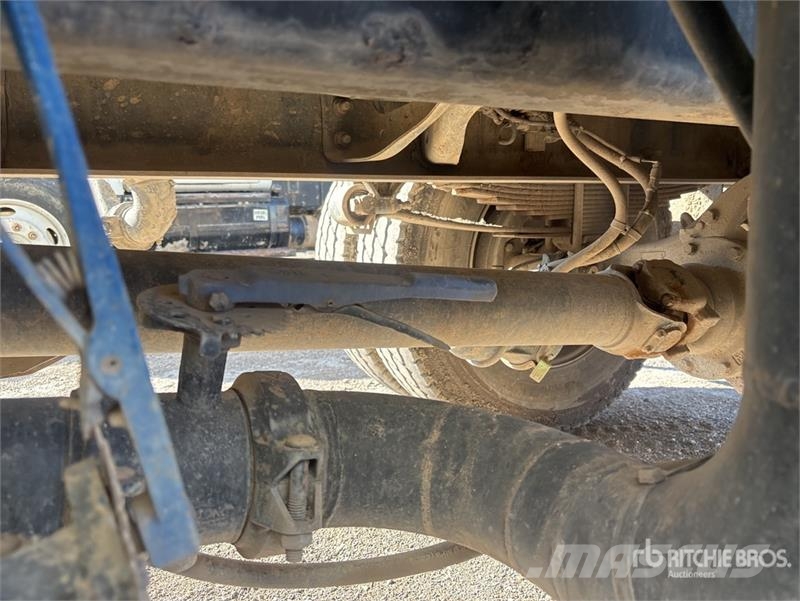 Ford F-750 صهاريج مياه