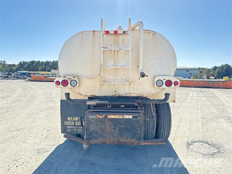 Ford F-750 Tovornjaki za vodo