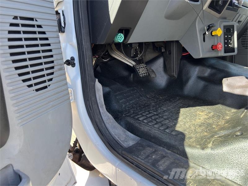 Ford F-750 Autocisterna